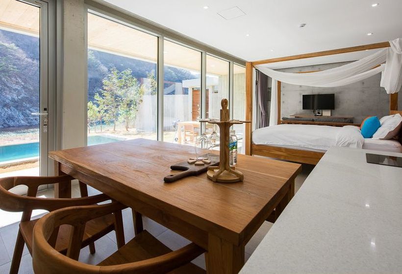 בית מלון כפרי Heritis Poolvilla