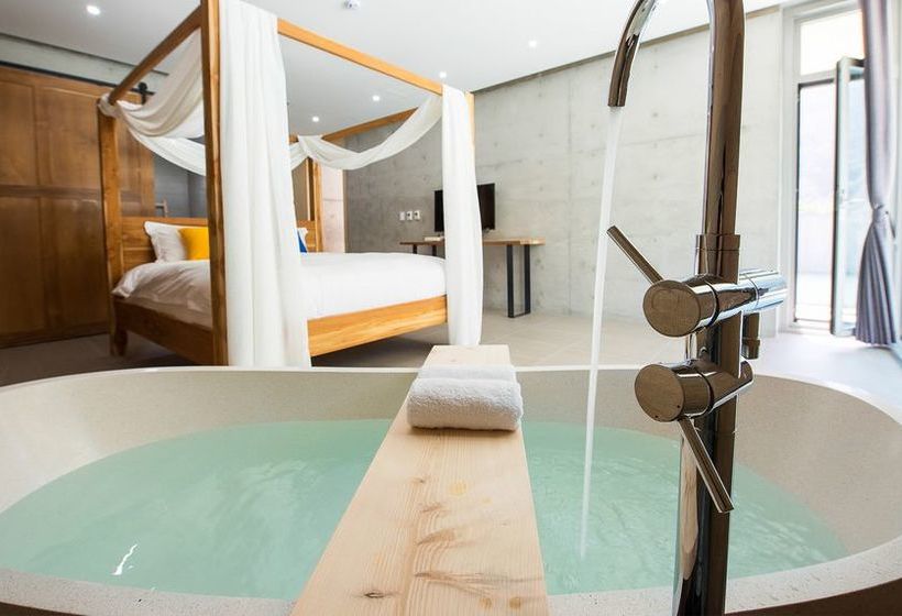 בית מלון כפרי Heritis Poolvilla