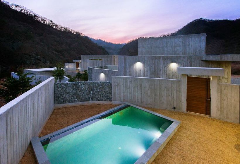 בית מלון כפרי Heritis Poolvilla