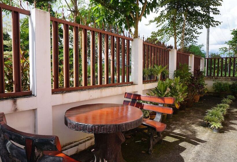 Отель Kanoktid Place