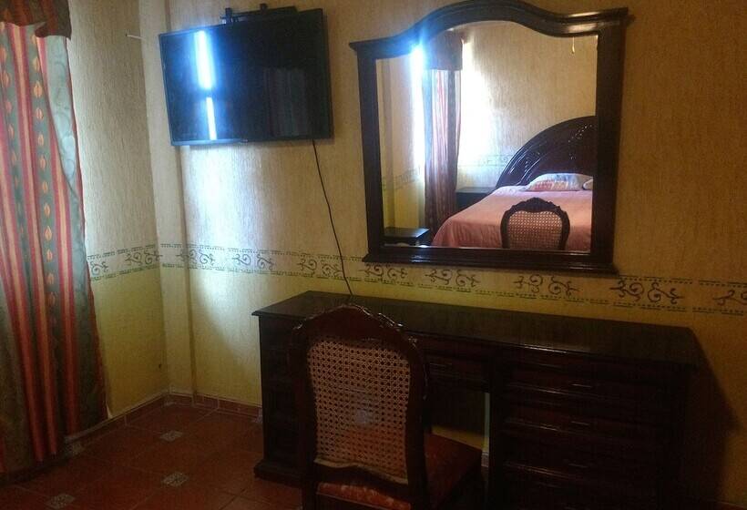 Отель La Quinta De Los Leones