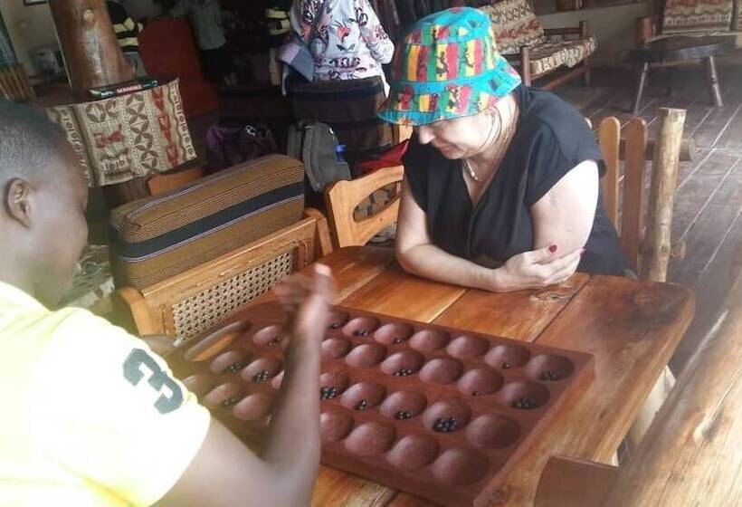 هتل Lake Bunyonyi Eco Resort