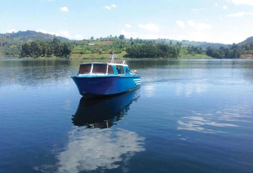 هتل Lake Bunyonyi Eco Resort