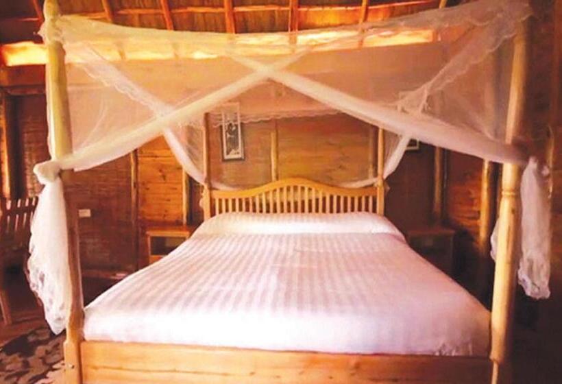هتل Lake Bunyonyi Eco Resort