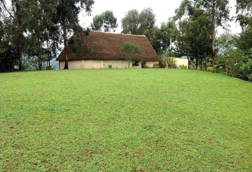 هتل Lake Bunyonyi Eco Resort