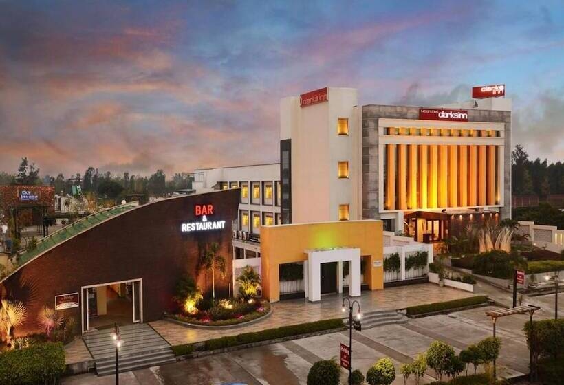 ホテル M B Greens Clarks Inn