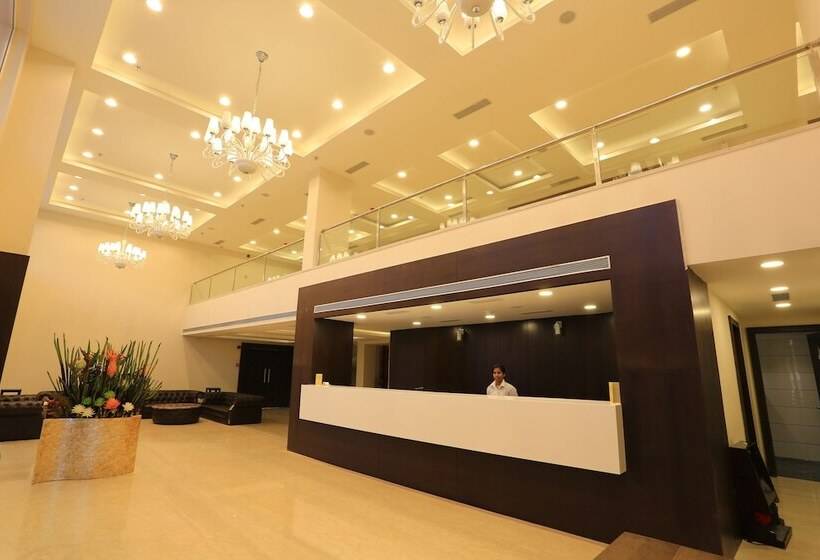 בית מלון כפרי Tgi Grand Nandan Kanan