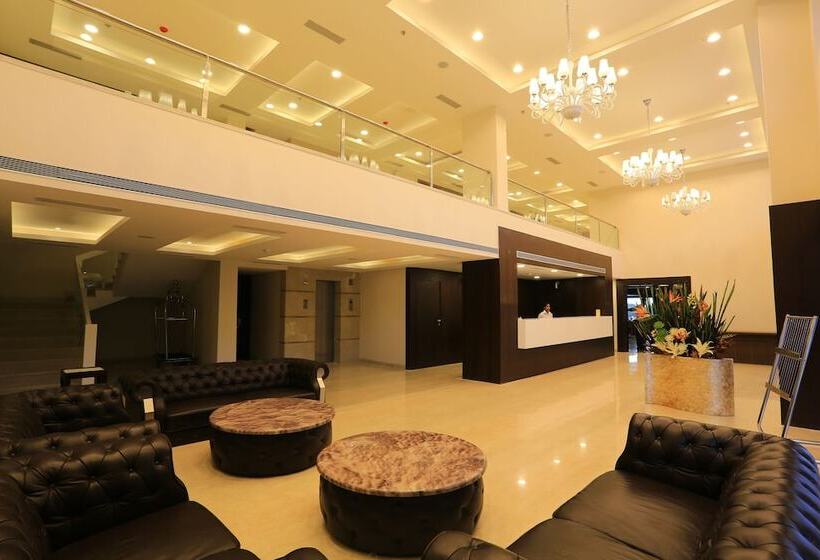 בית מלון כפרי Tgi Grand Nandan Kanan