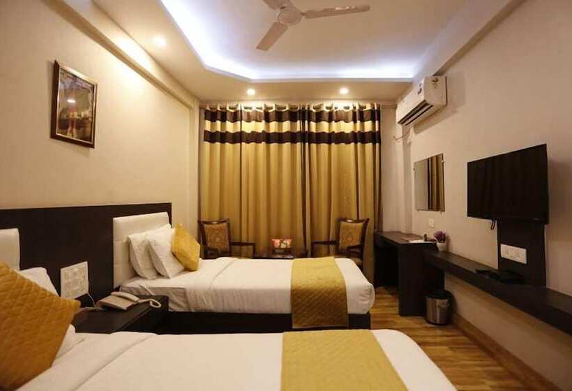 Hotel Paradise Ganga   A River Side