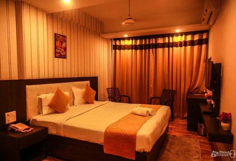 Hotel Paradise Ganga   A River Side