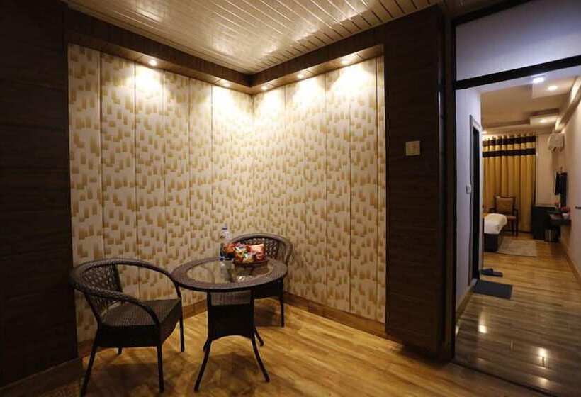 Hotel Paradise Ganga   A River Side