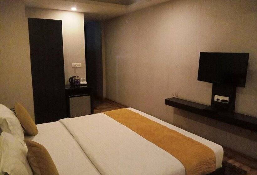 Hotel Paradise Ganga   A River Side