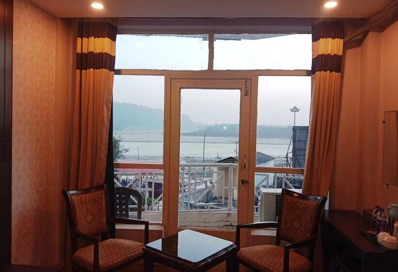 Hotel Paradise Ganga   A River Side