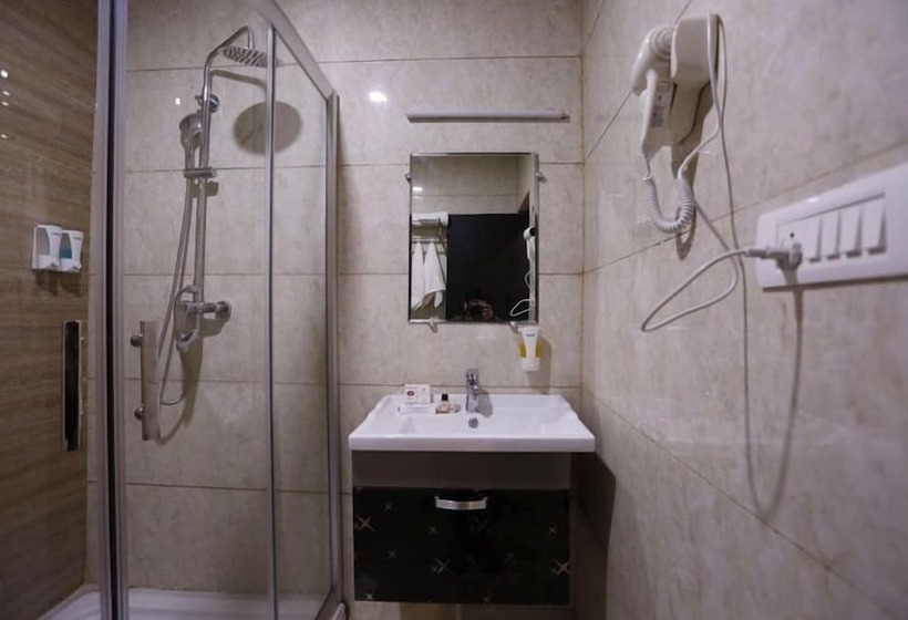 Hotel Paradise Ganga   A River Side