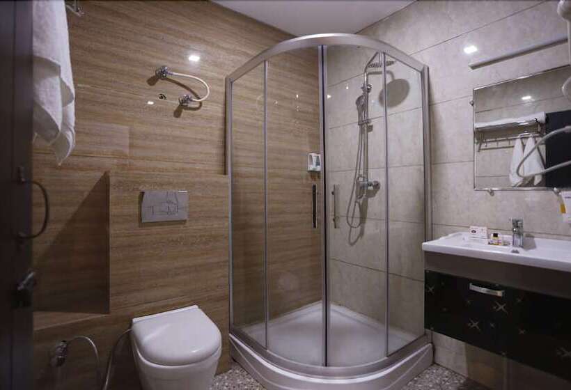 Hotel Paradise Ganga   A River Side