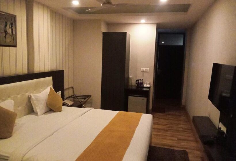 Hotel Paradise Ganga   A River Side