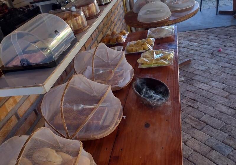 ホテル Pousada Ello