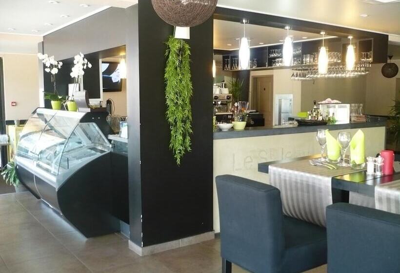 Отель & Restaurant Le Saint Jean