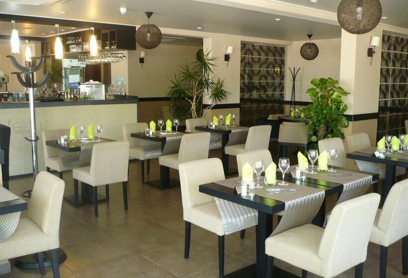 Отель & Restaurant Le Saint Jean