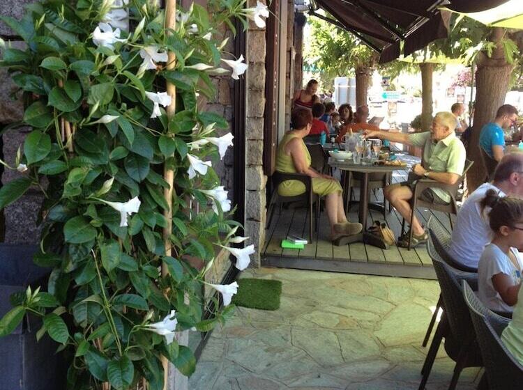 Отель & Restaurant Le Saint Jean