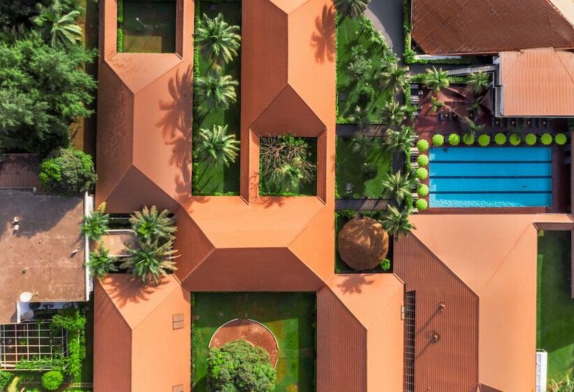 هتل Riviera Royal