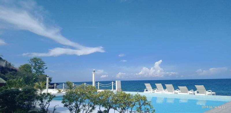 هتل Seascape Beach Resort Oslob