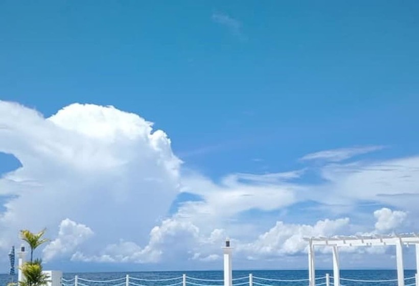 هتل Seascape Beach Resort Oslob