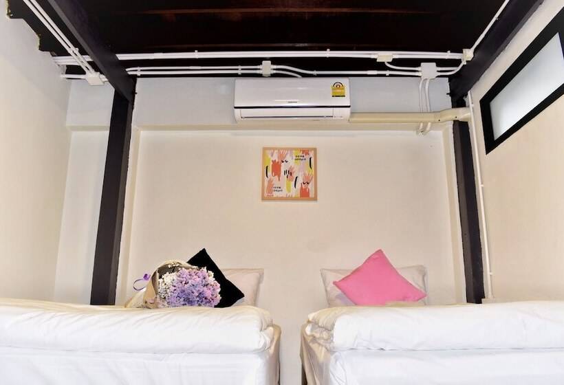 בית מלון כפרי Soft Dormtel Night Bazaar