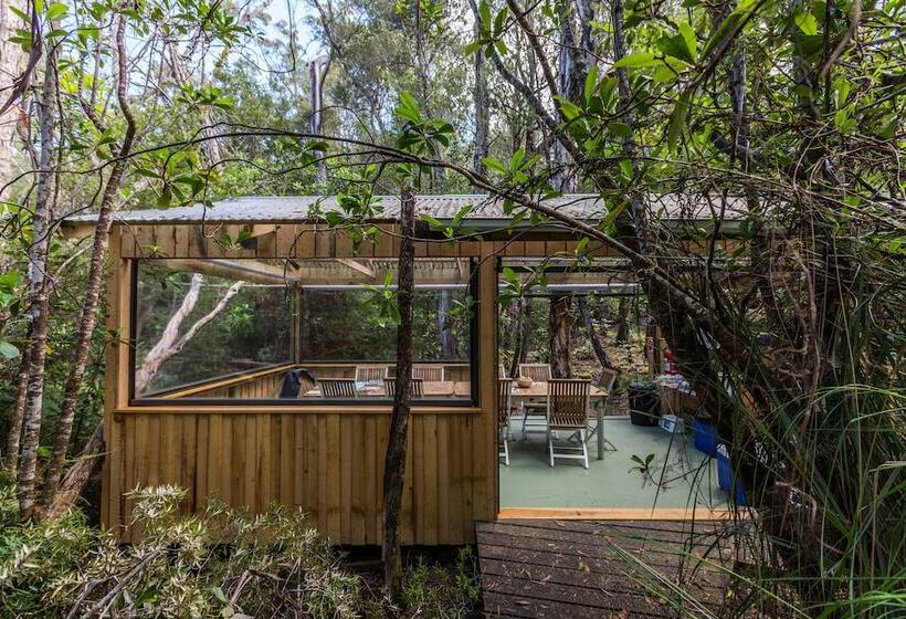 בית מלון כפרי Southwest Wilderness Camp   Tasmania