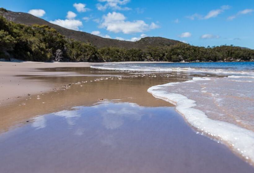 בית מלון כפרי Southwest Wilderness Camp   Tasmania
