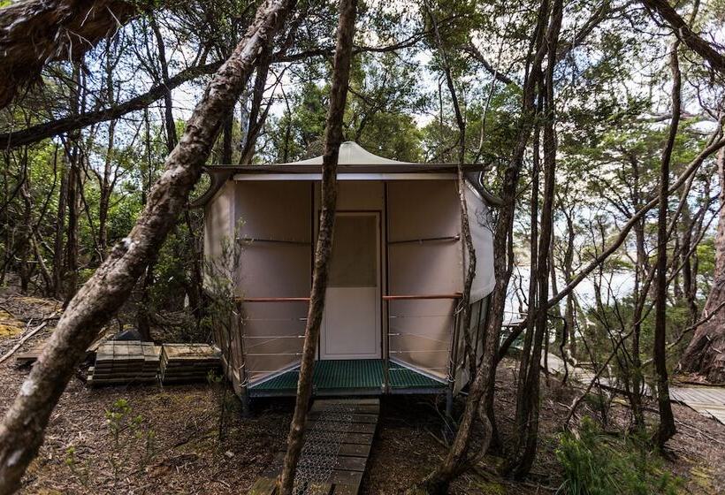 בית מלון כפרי Southwest Wilderness Camp   Tasmania