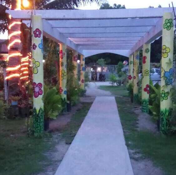 هتل Sunshine Paradise Inn