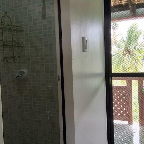 هتل Sunshine Paradise Inn