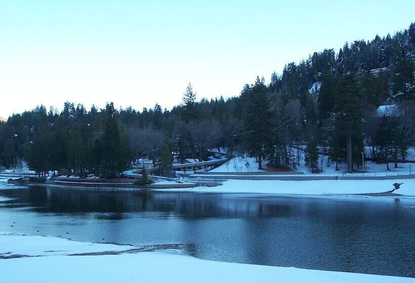 호텔 The North Shore Inn