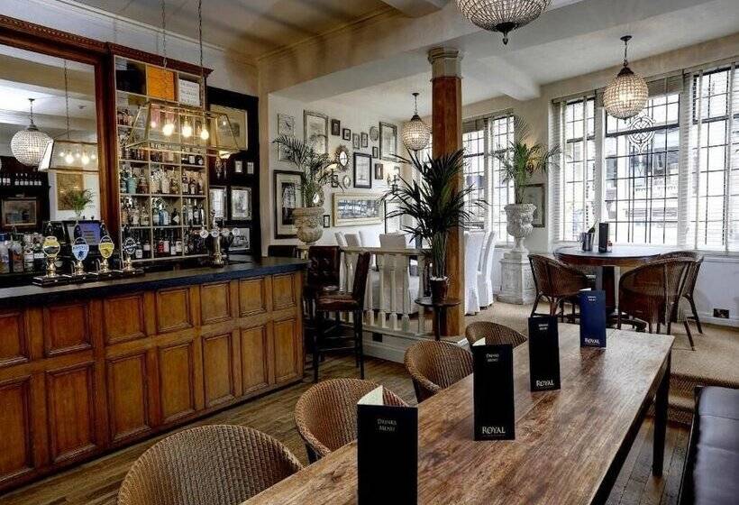 Отель The Royal