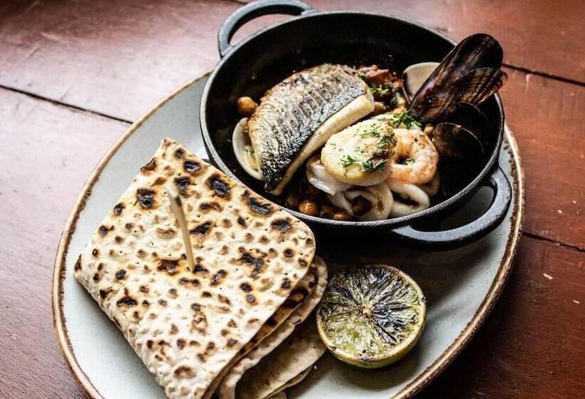 Отель The Royal