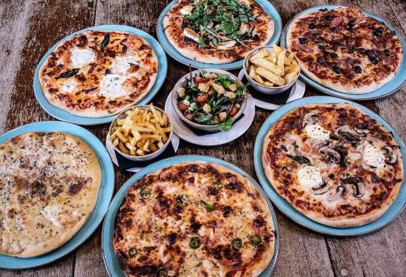 Отель The Royal