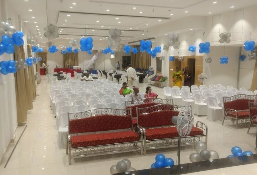 בית מלון כפרי Venky Residency