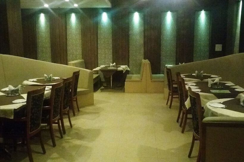 בית מלון כפרי Venky Residency