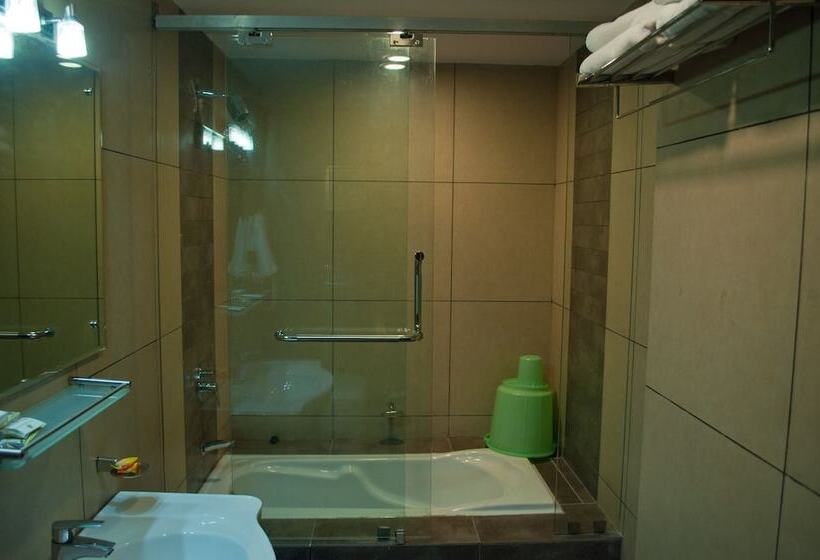 בית מלון כפרי Venky Residency