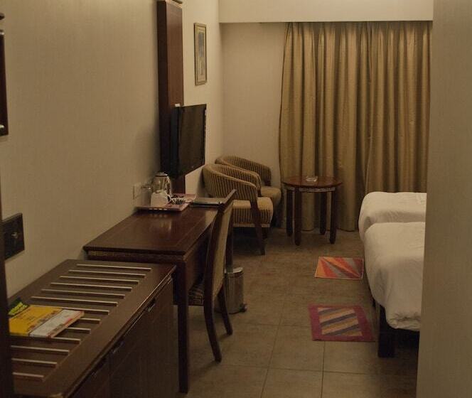 בית מלון כפרי Venky Residency