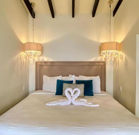 فندق Vista Las Olas Resort