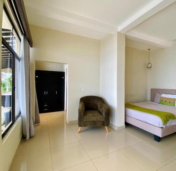 فندق Vista Las Olas Resort