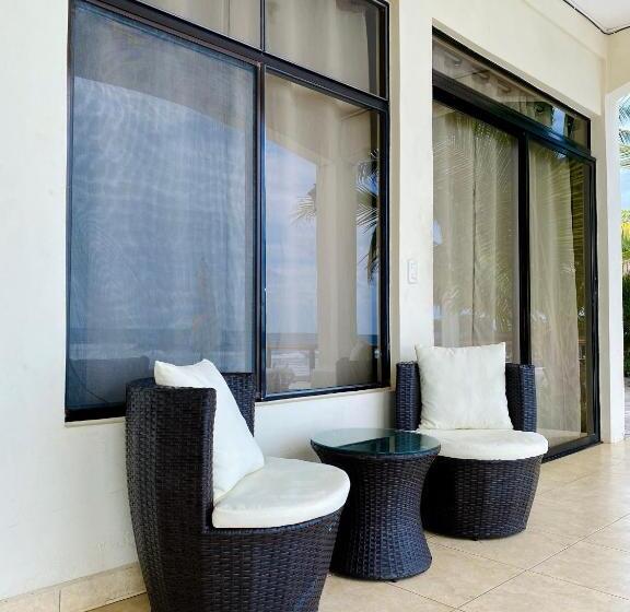 فندق Vista Las Olas Resort