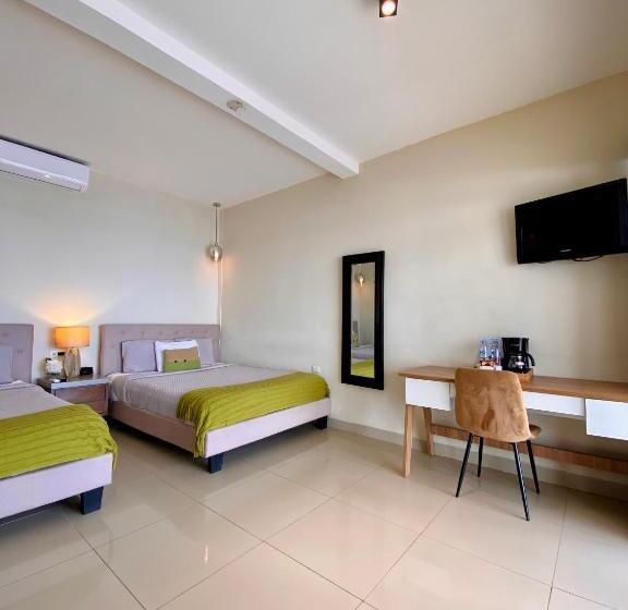 فندق Vista Las Olas Resort