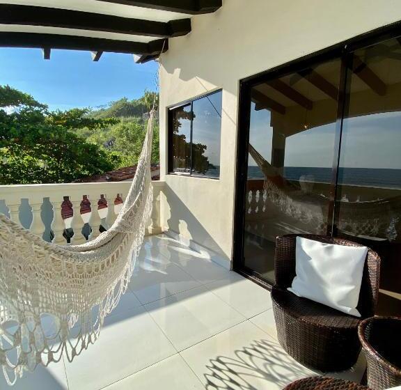 فندق Vista Las Olas Resort