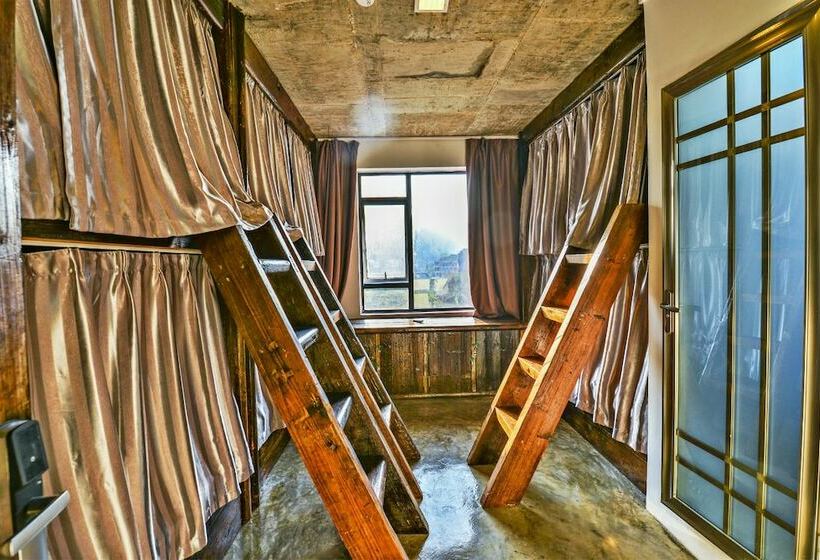 客栈  Mountain Stream