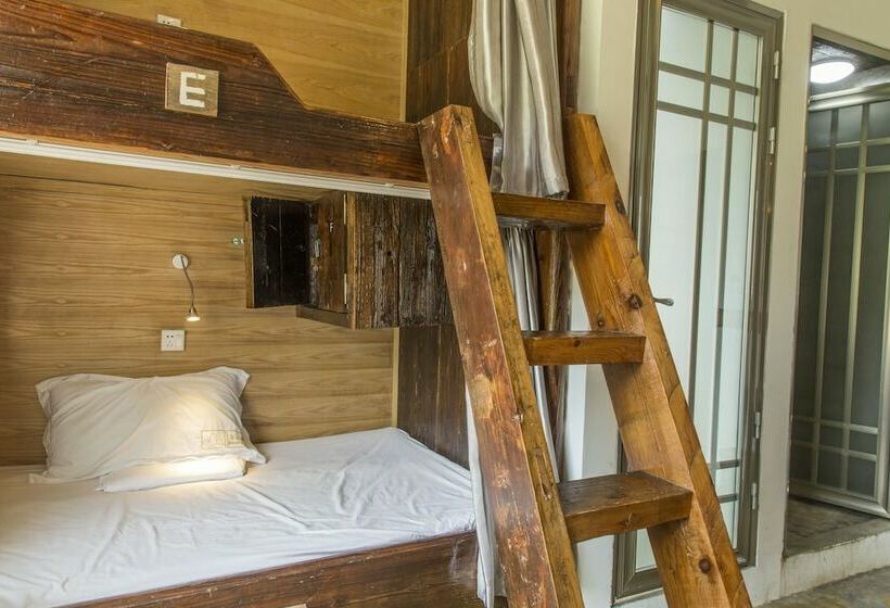 客栈  Mountain Stream