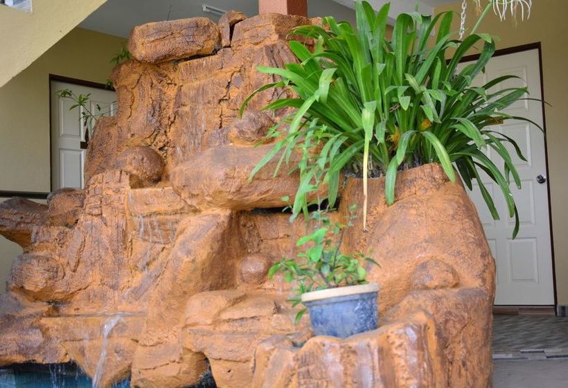 One 5 Residence Homestay