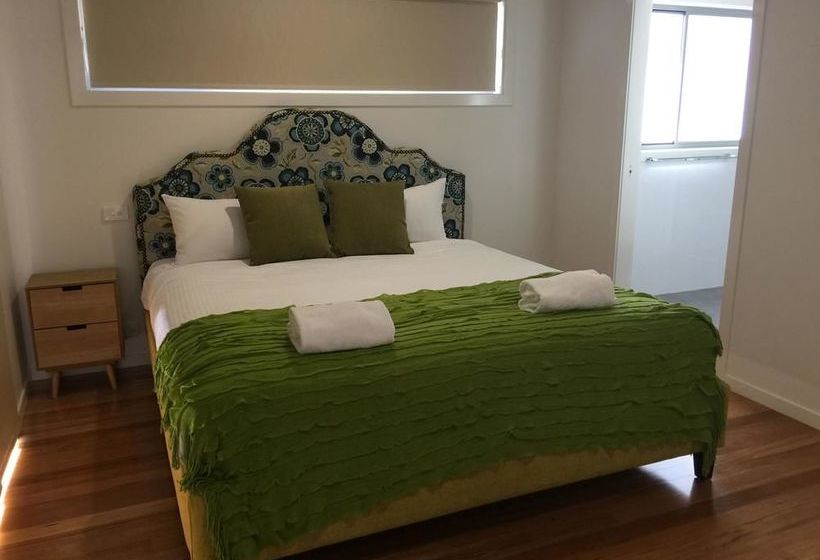 Pearls On Sapphire Beach